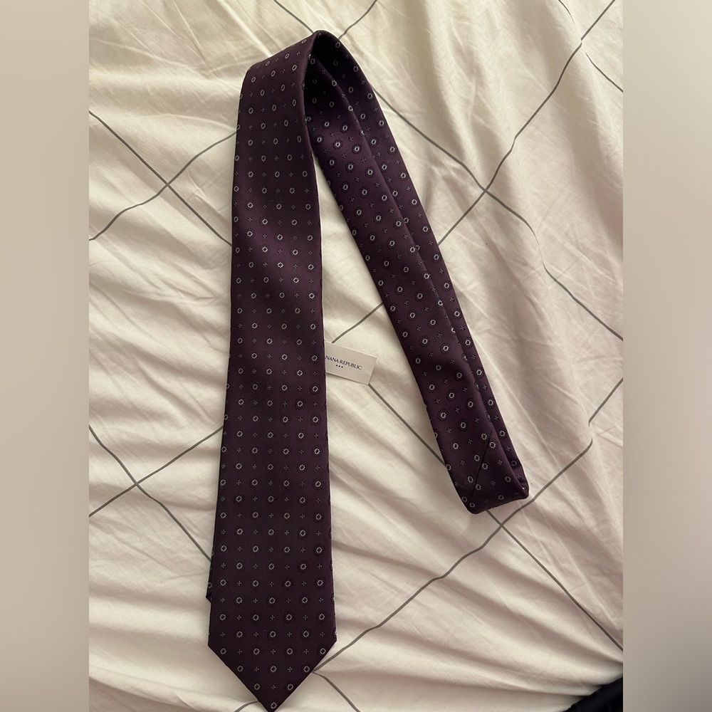 Banana Republic tie - never worn. NWT